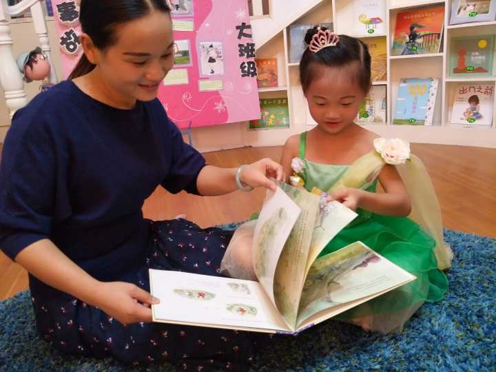 書香校園，閱讀幸?？鞓?——公明第二幼兒園閱讀月系列活動(dòng)報(bào)道