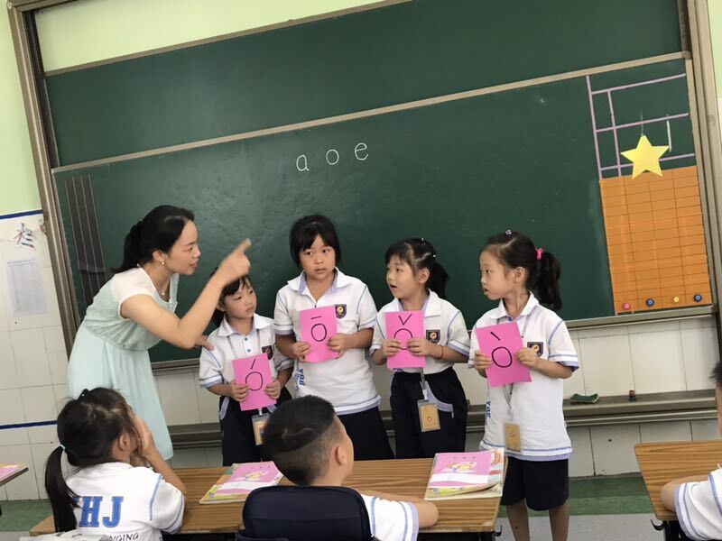 落實“兩個常規(guī)”，實施“青藍工程” ——小學低年級段語文學科教研重實訓