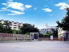 深圳市龍華中英文實(shí)驗(yàn)學(xué)校獲“深圳市優(yōu)質(zhì)民辦學(xué)校年度獎(jiǎng)”，并獲《南方都市報(bào)》專版報(bào)道