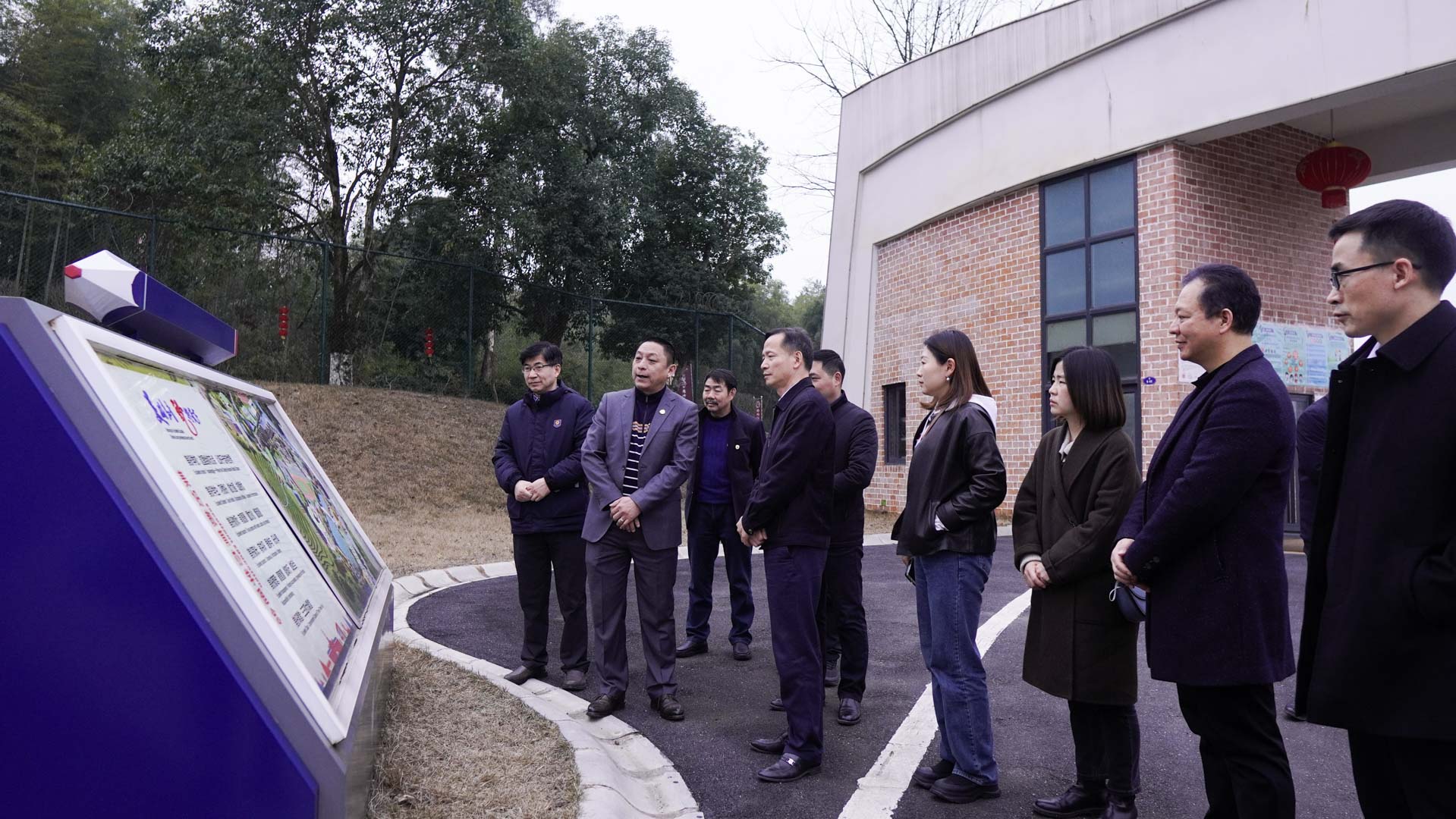 湖南省駐京辦領導調(diào)研郴州市遠恒佳學校、遠恒佳教育公園